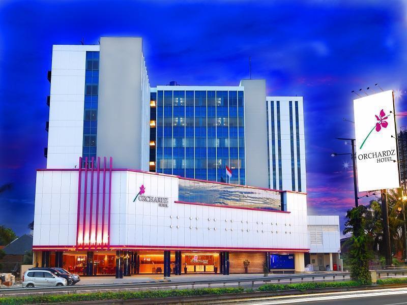 Orchardz Hotel Bandara Tangerang Eksteriør bilde